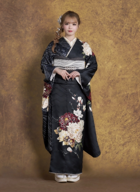 人気！豪華振袖　黒×黒　フランソワーズモレシャン　元CHANEL 　振袖セット クール系 青/黒 牡丹柄 目立つ 派手 豪華 カッコいい振袖 モード