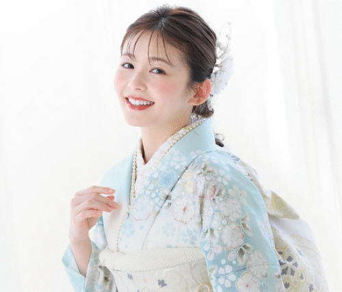 水色の振袖でおしゃれ新成人に♪似合う人の特長やおすすめ振袖をご紹介