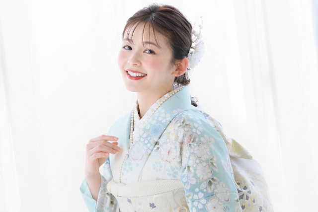 水色の振袖が似合う人