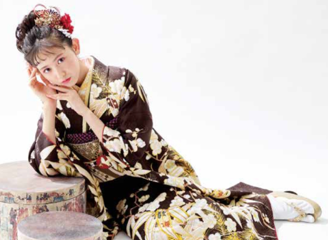 ブラウンの振袖が似合う人