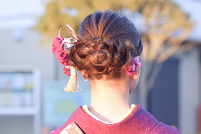 成人式の髪型に向けて、どれくらい伸ばすべき？