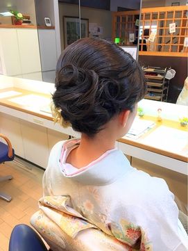 着物に合うロングヘア向けの髪型